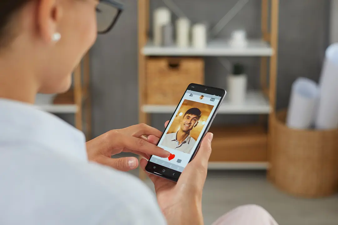 Setting Digital Boundaries: How to Keep Your Relationship Healthy in the Age of Social Media