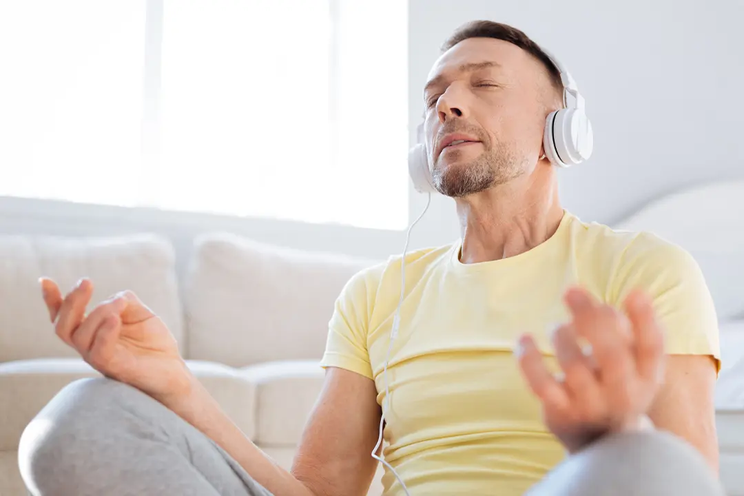 Biohacking for Beginners: Simple Habits to Improve Your Sleep and Focus in a Digital World