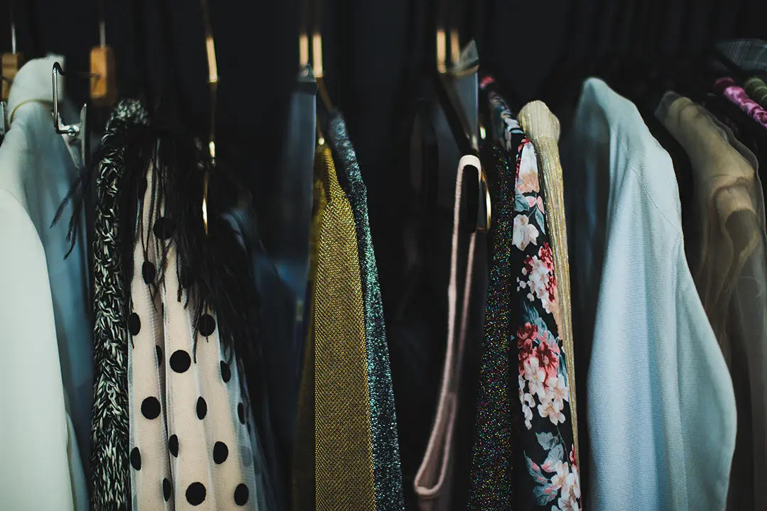 The Resale Revolution: How to Flip Luxury Goods for Profit on Second-Hand Apps